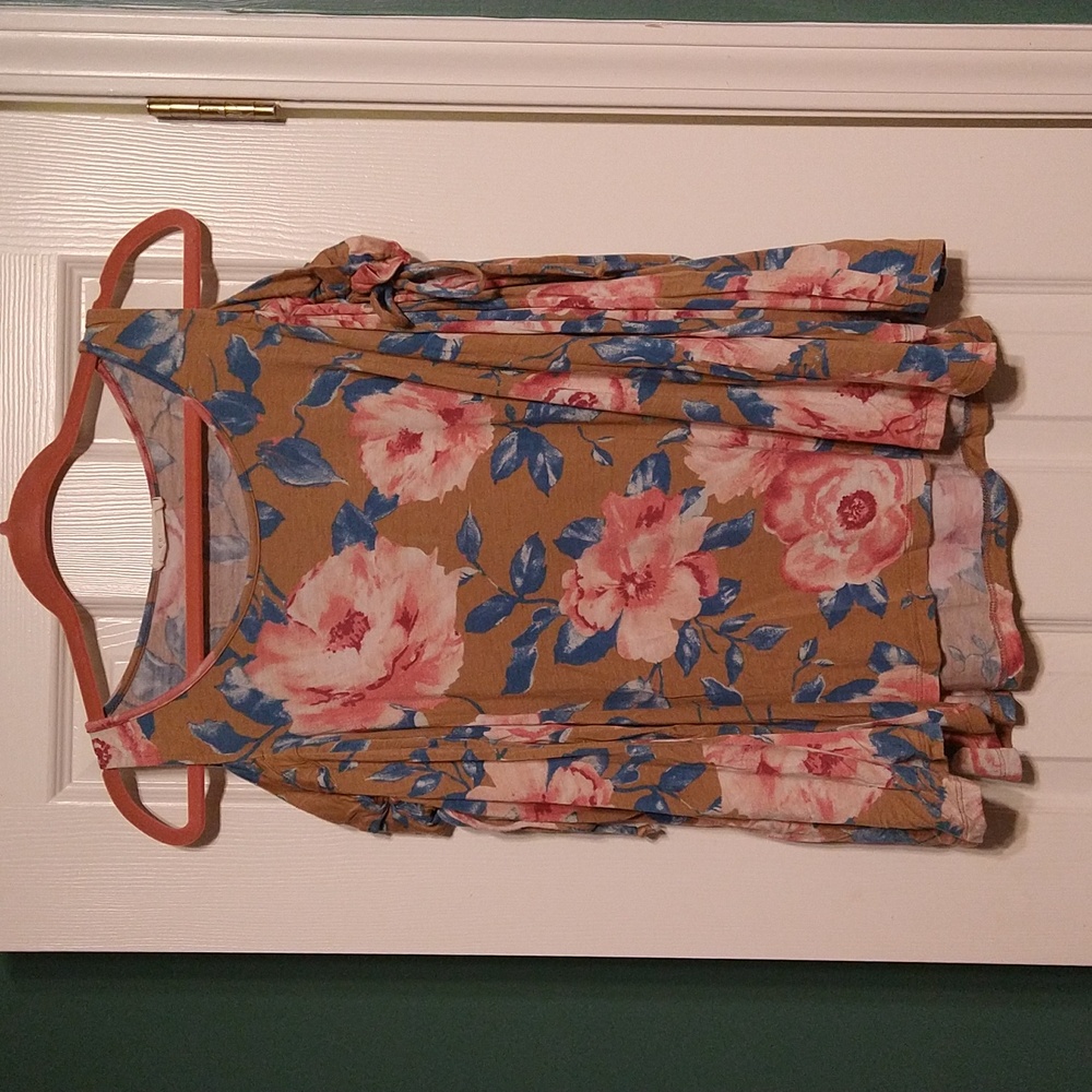 Cold shoulder floral top